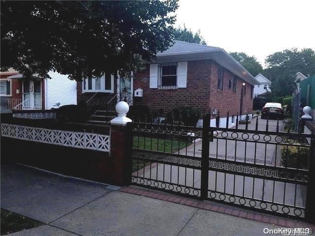 131-21 133rd Street Property Photo 2