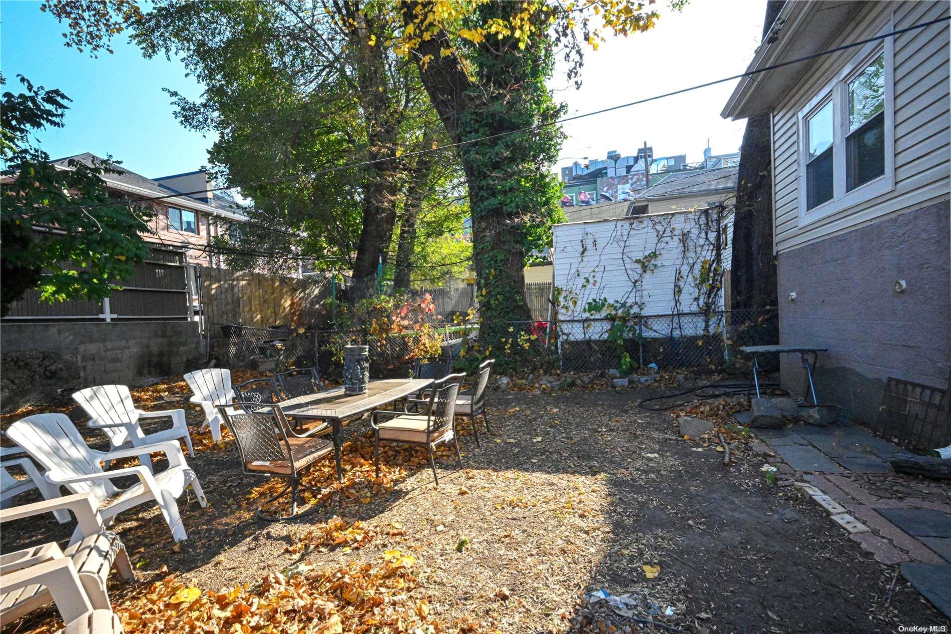 32-43 98 Street Property Photo 4