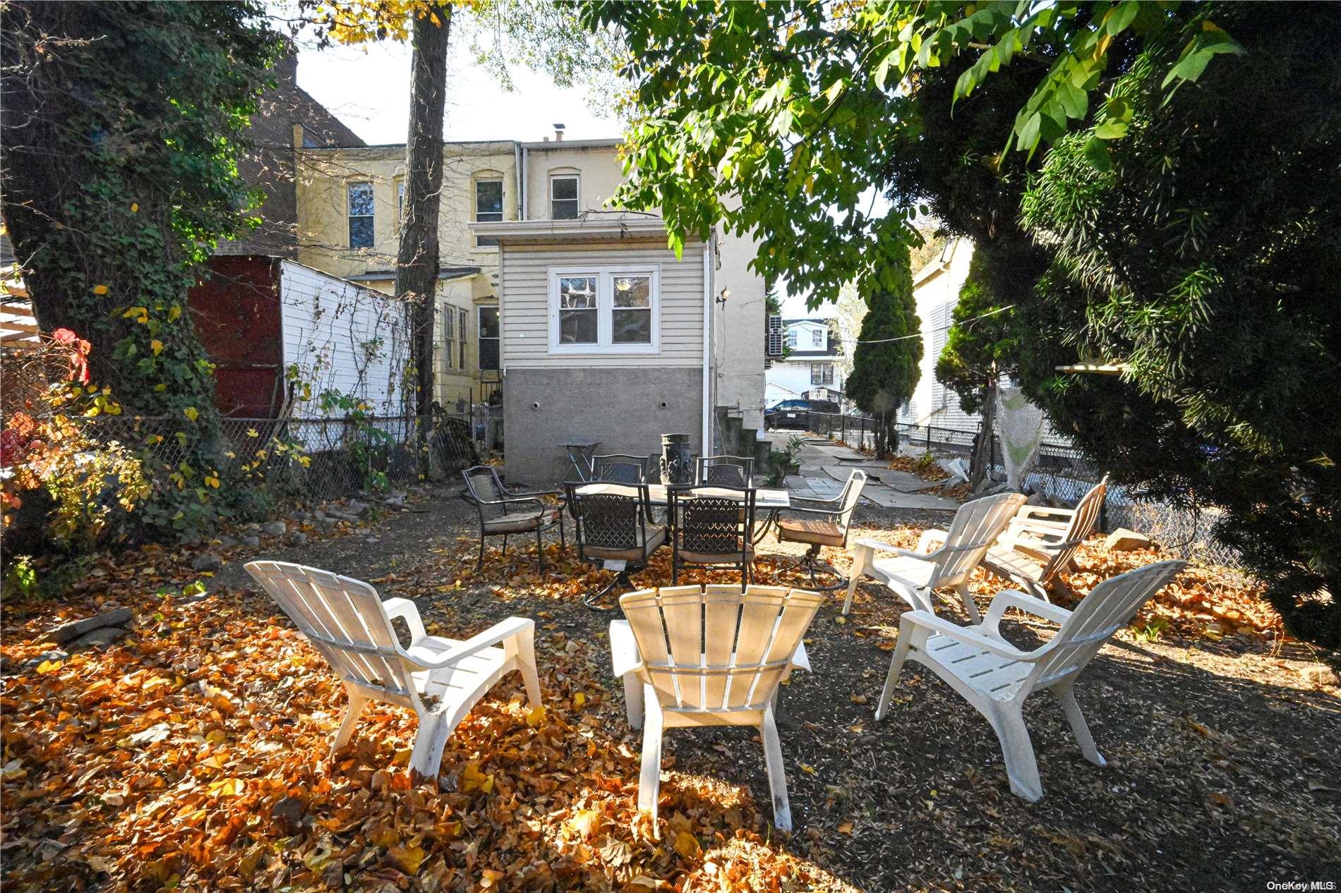 32-43 98 Street Property Photo 5