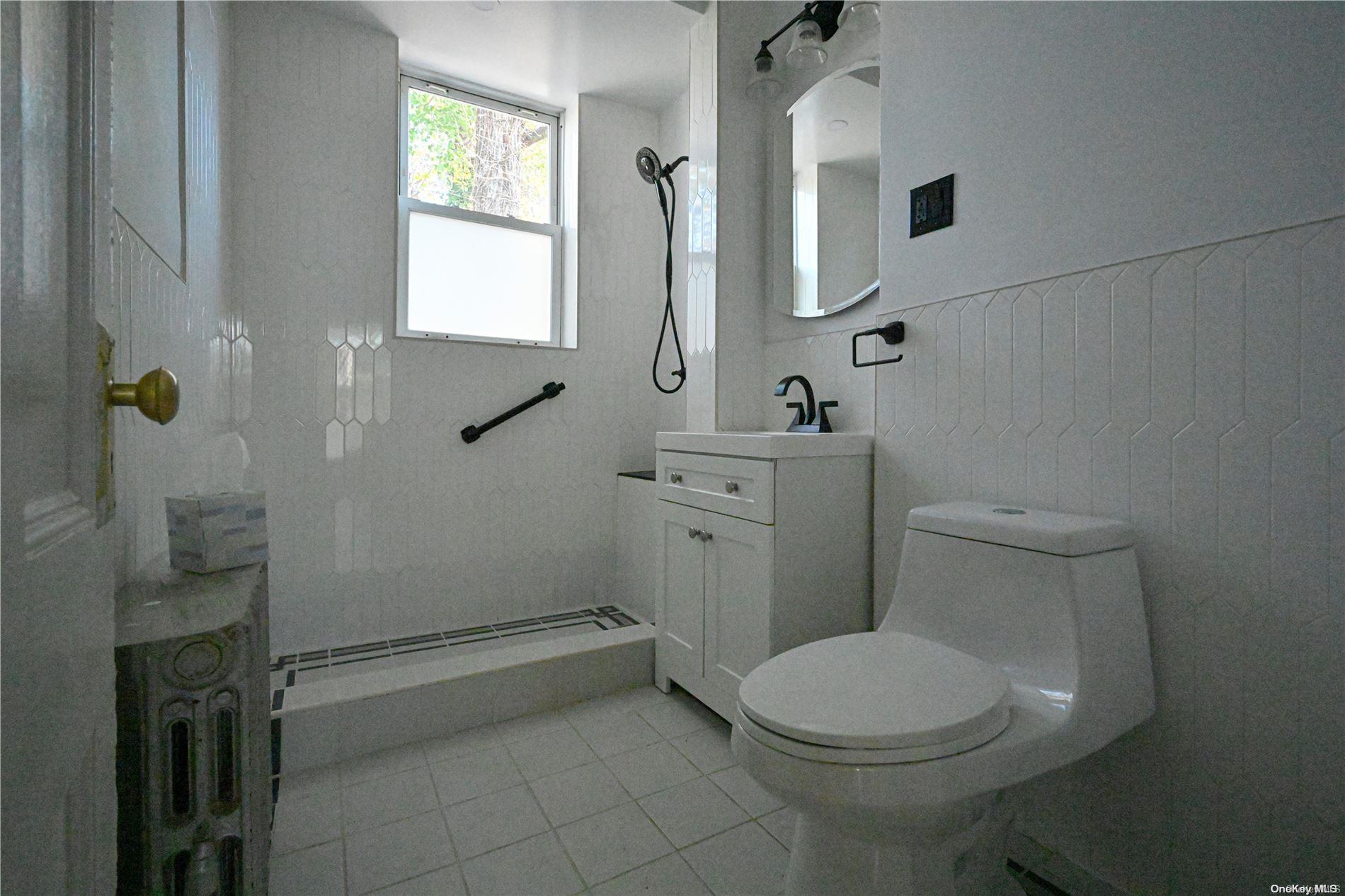 32-43 98 Street Property Photo 11