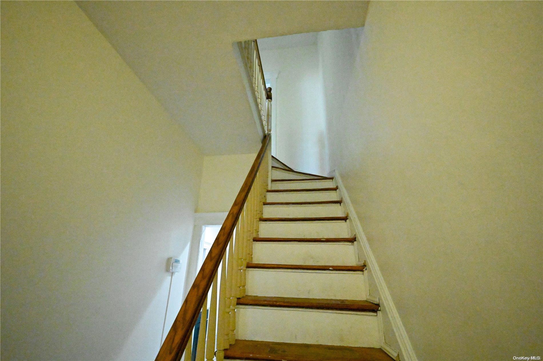 32-43 98 Street Property Photo 12