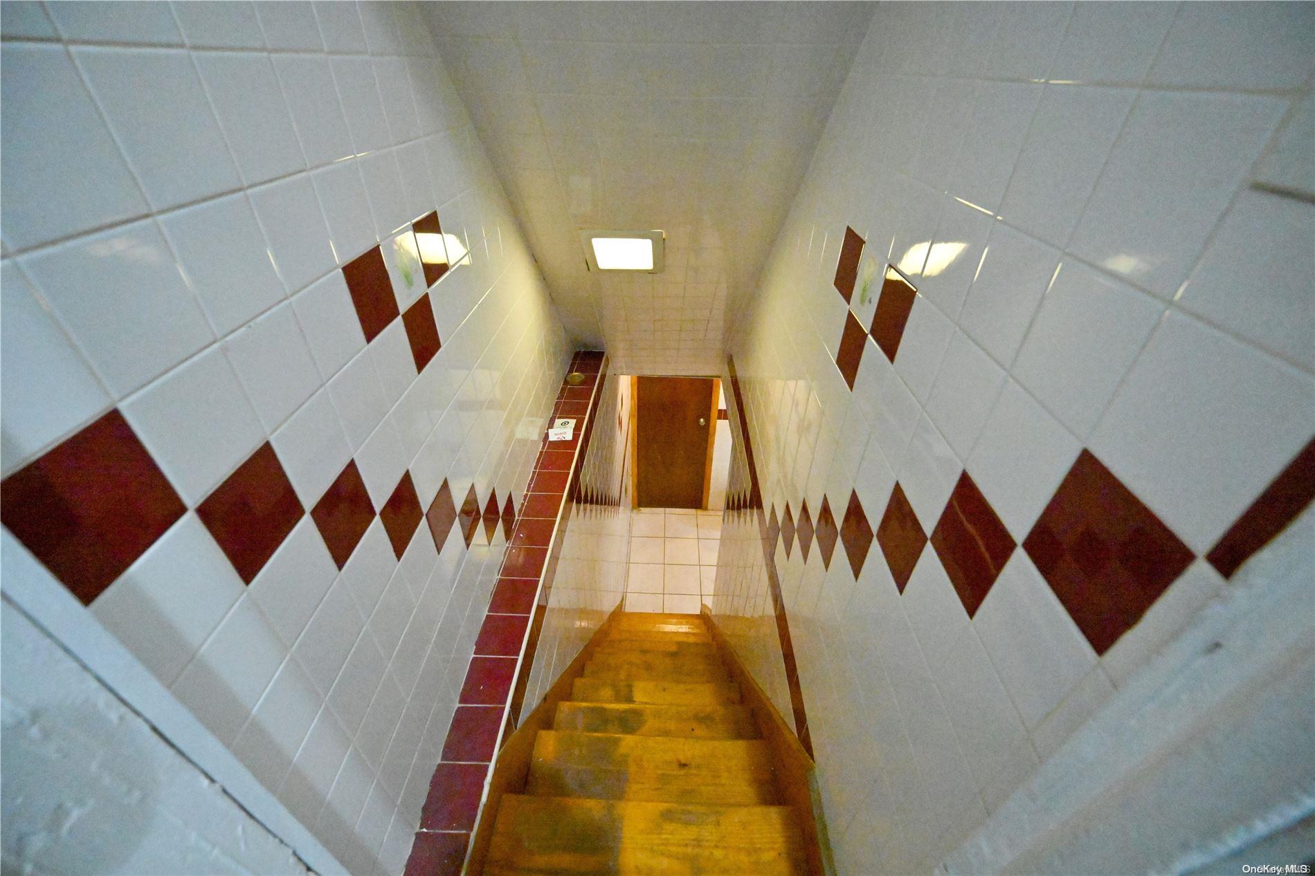 32-43 98 Street Property Photo 17