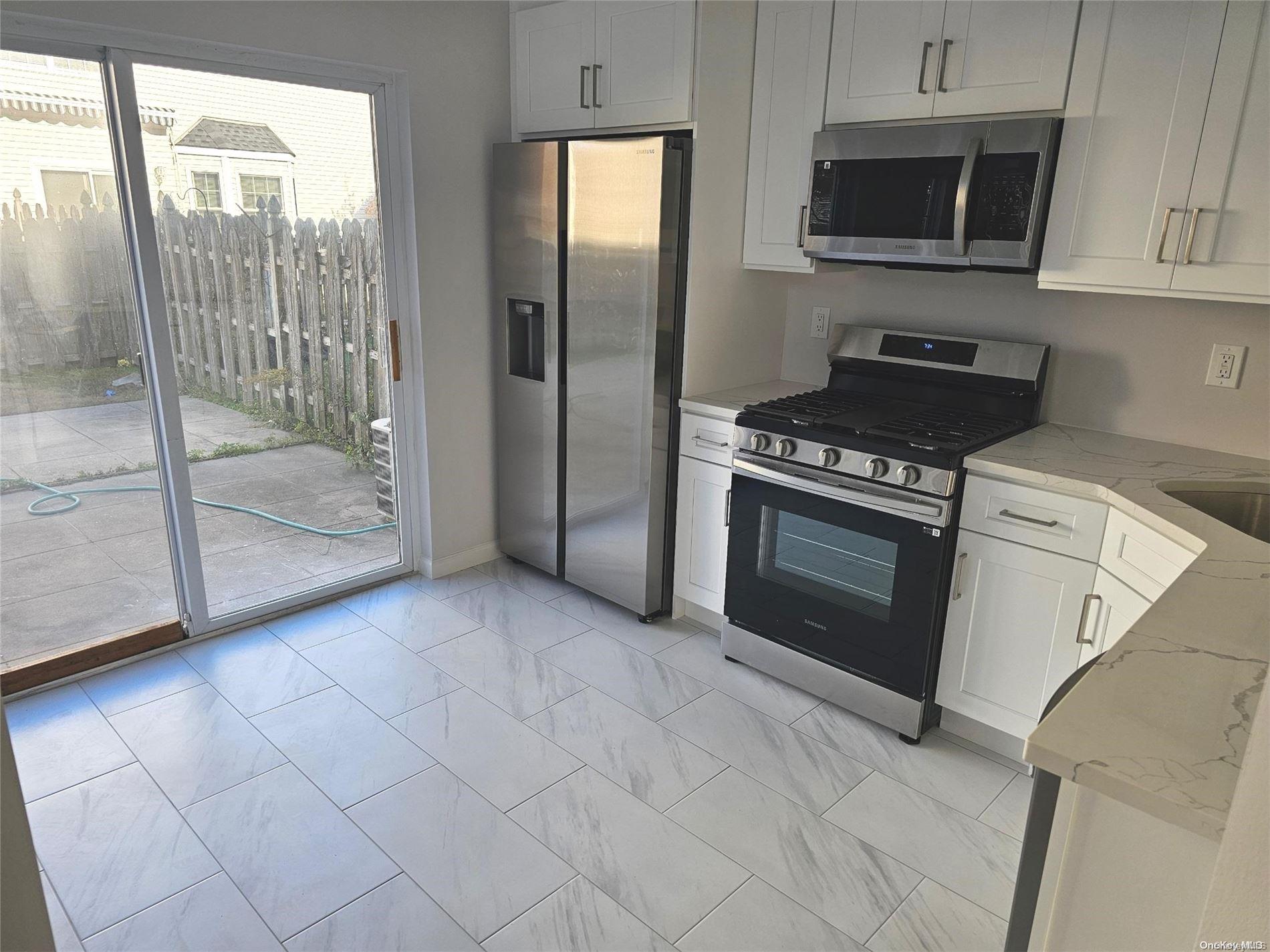 4 Robert Lane 4 Property Photo 5