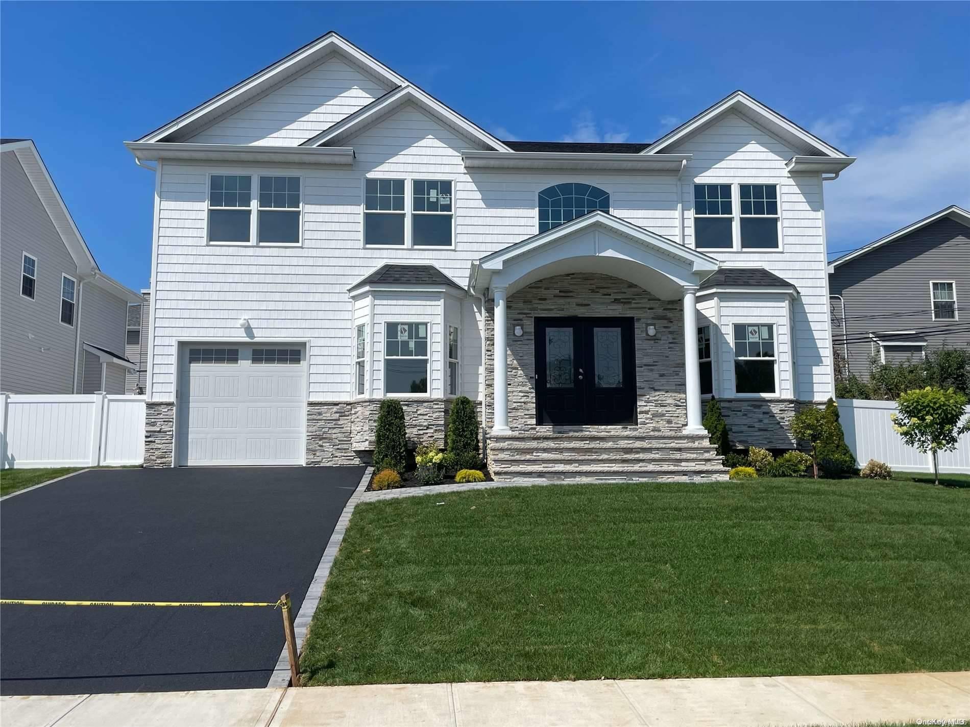 56 Syosset Circle Property Photo 1