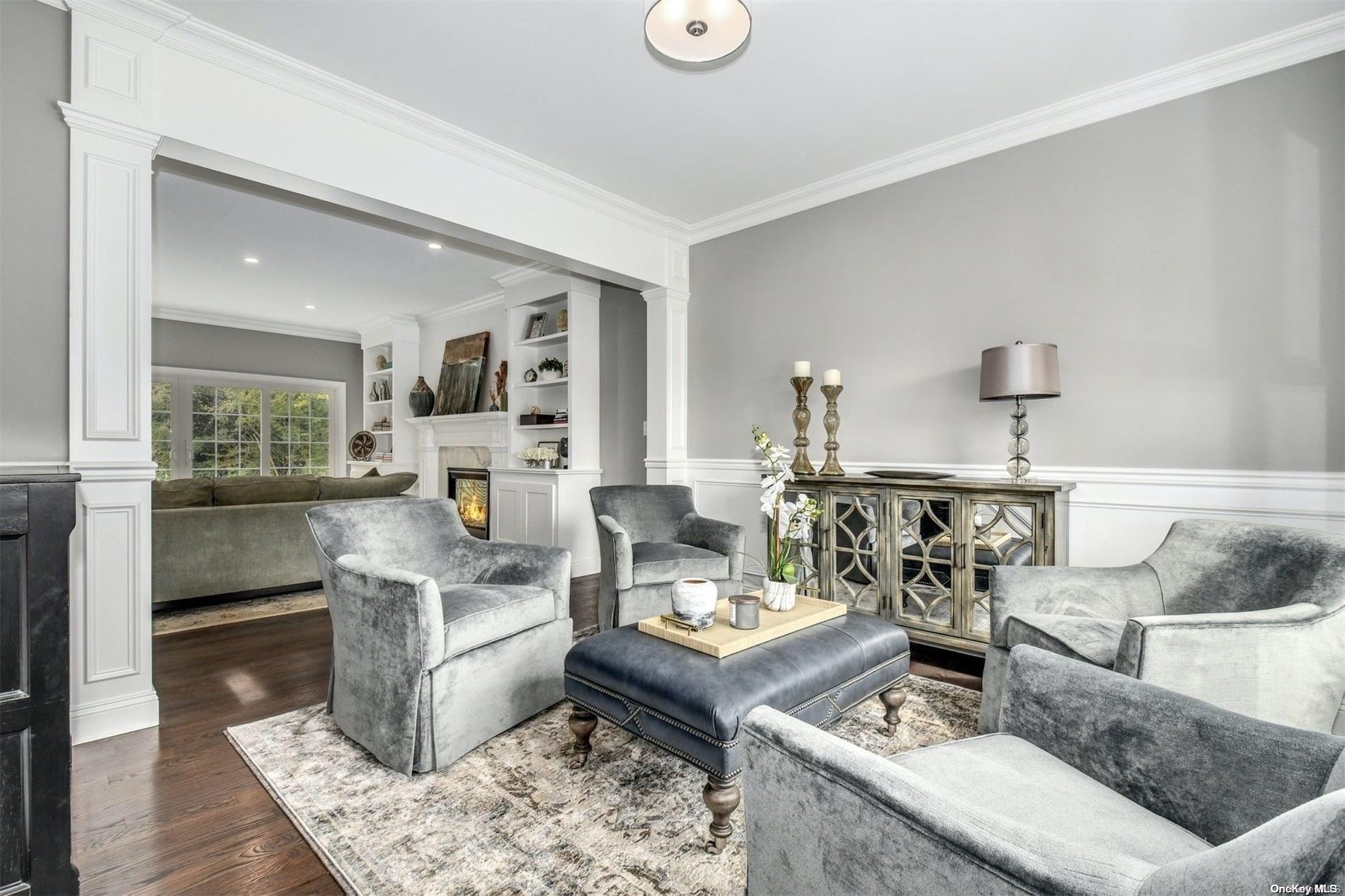 56 Syosset Circle Property Photo 3
