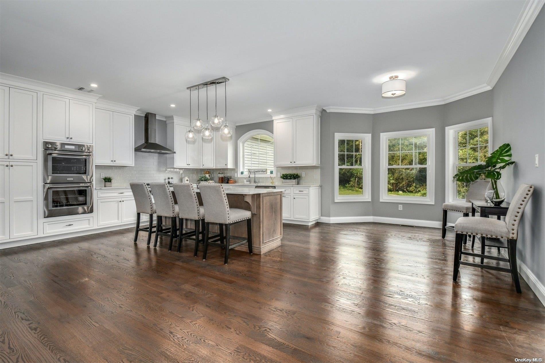 56 Syosset Circle Property Photo 11