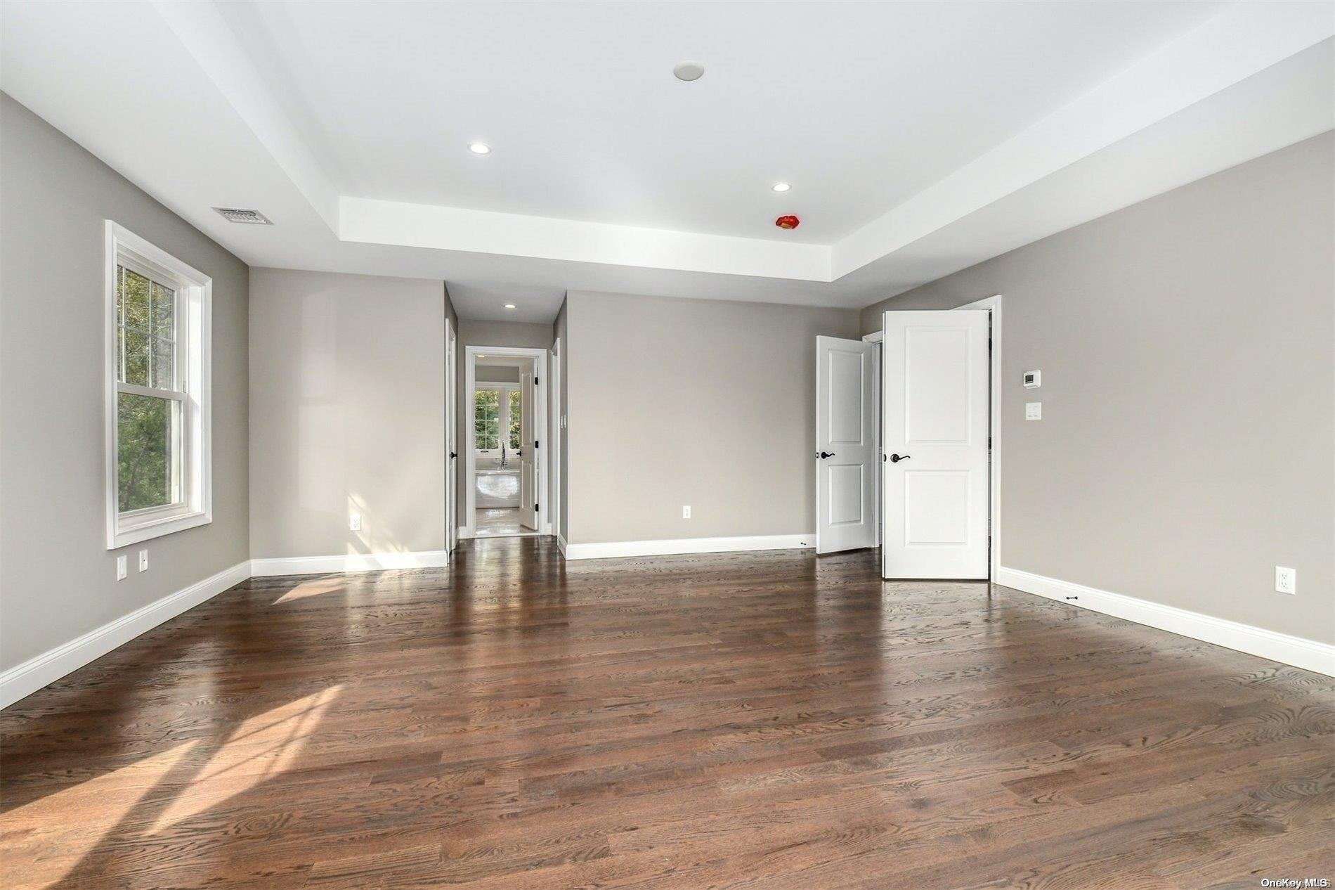 56 Syosset Circle Property Photo 16