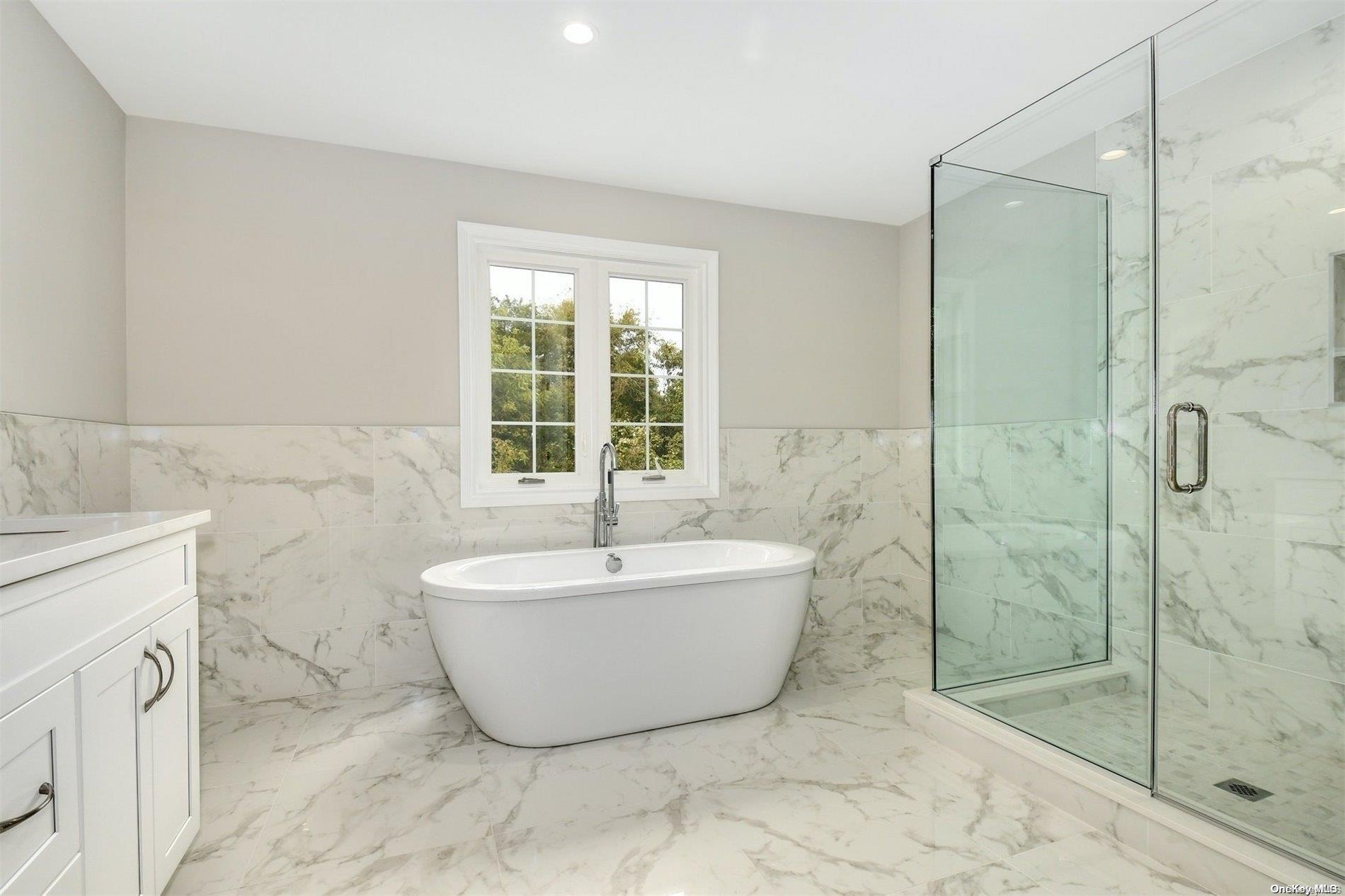 56 Syosset Circle Property Photo 17