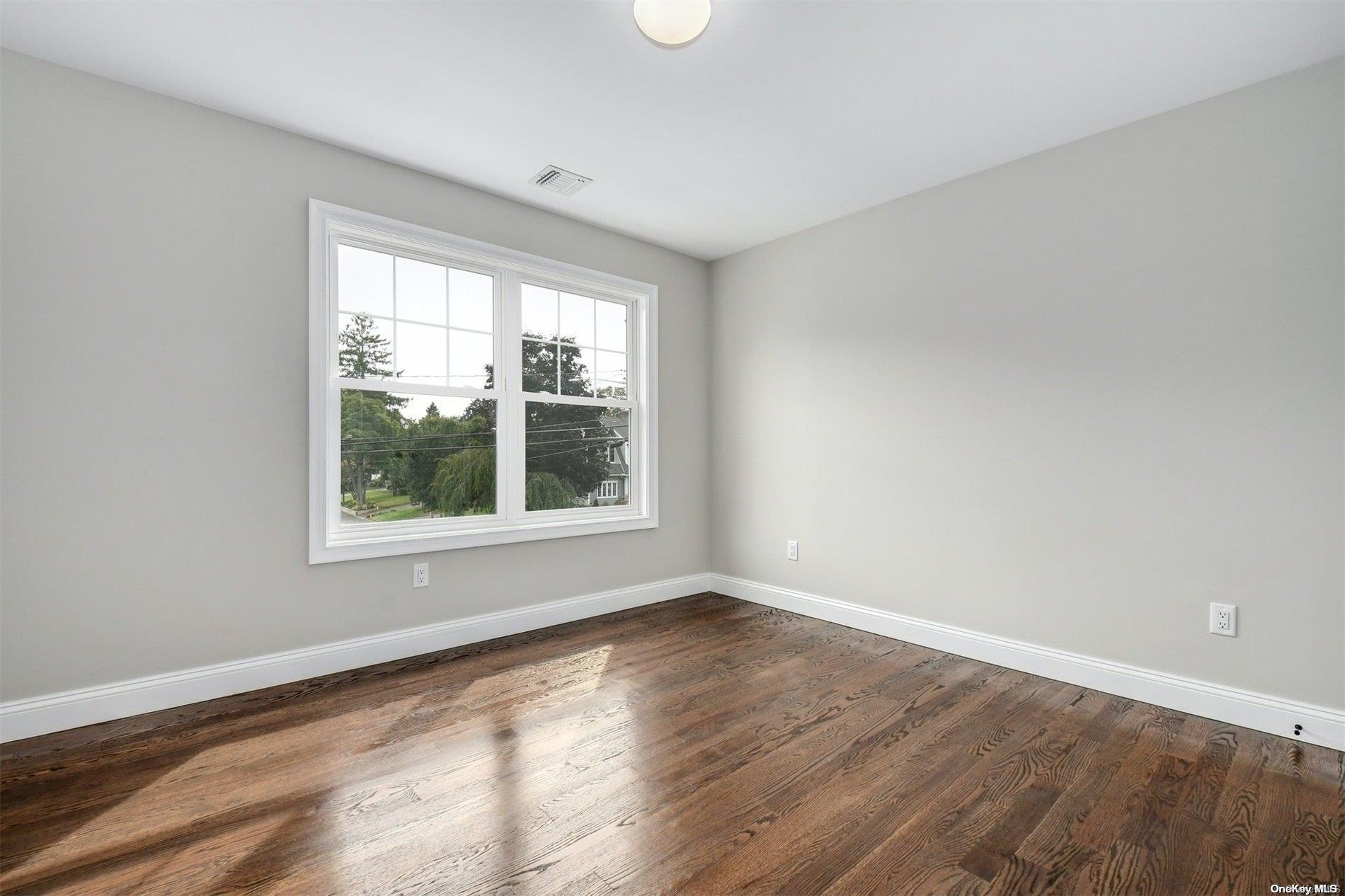 56 Syosset Circle Property Photo 19