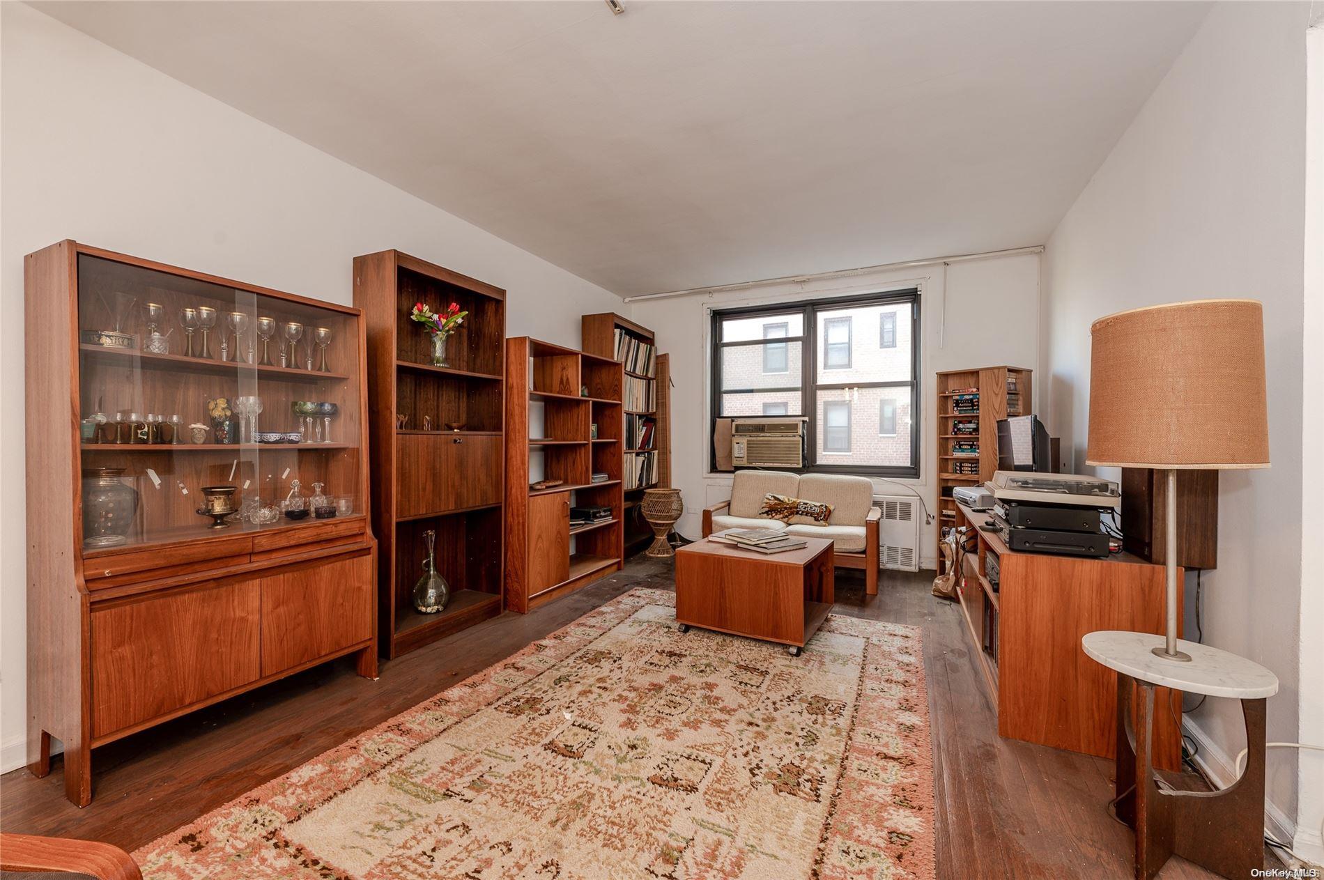 139-15 83 Avenue 406 Property Photo 1