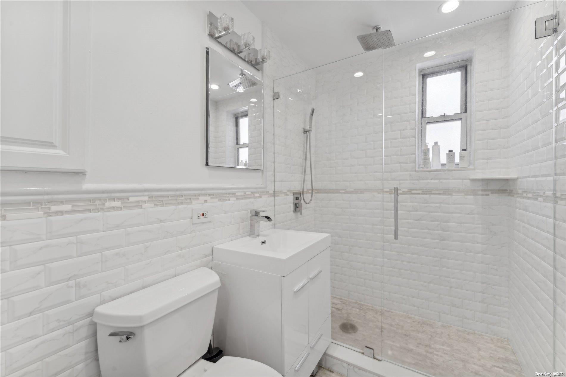 72-81 113th Street 5d Property Photo 3