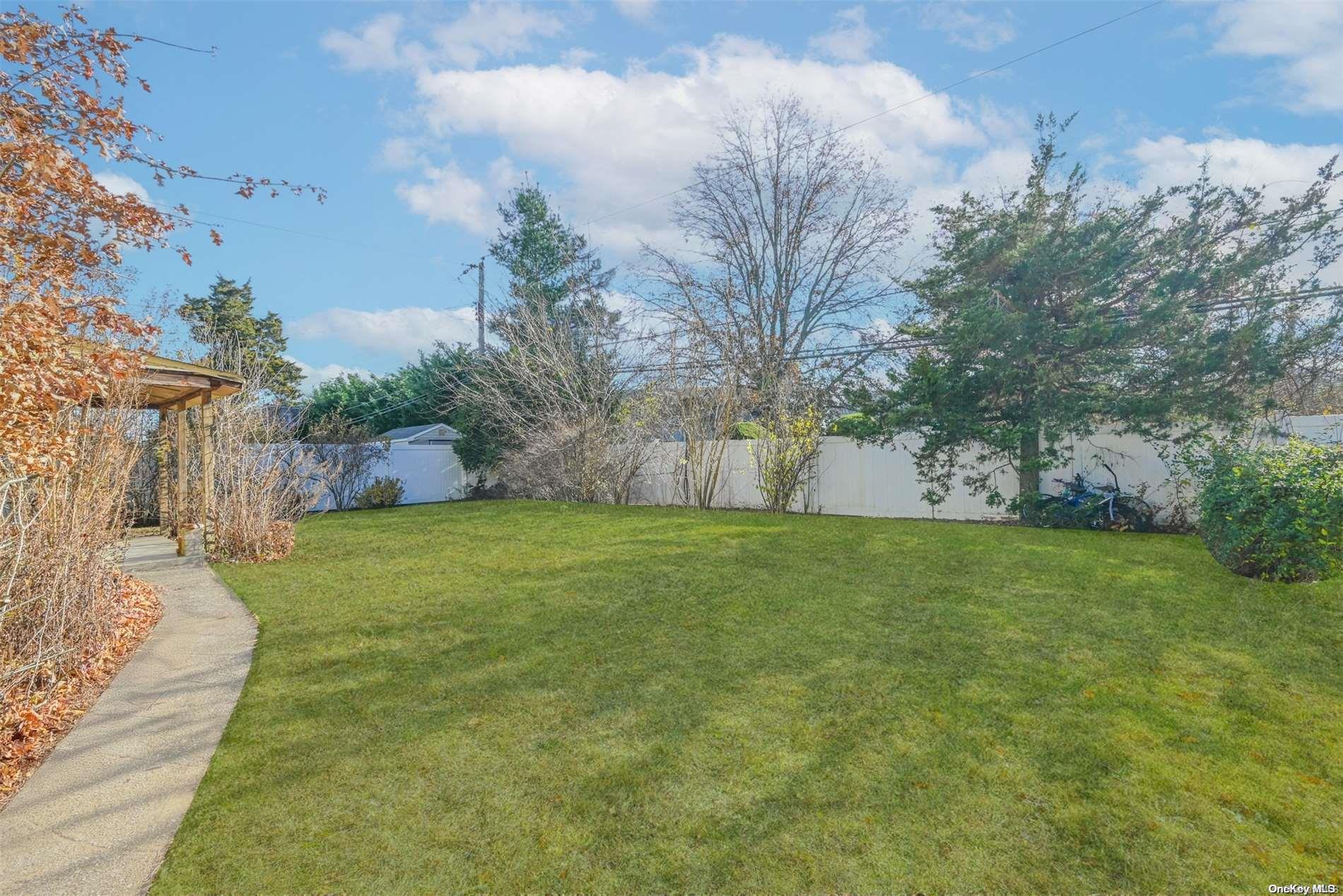 2666 Lexington Avenue Property Photo 4