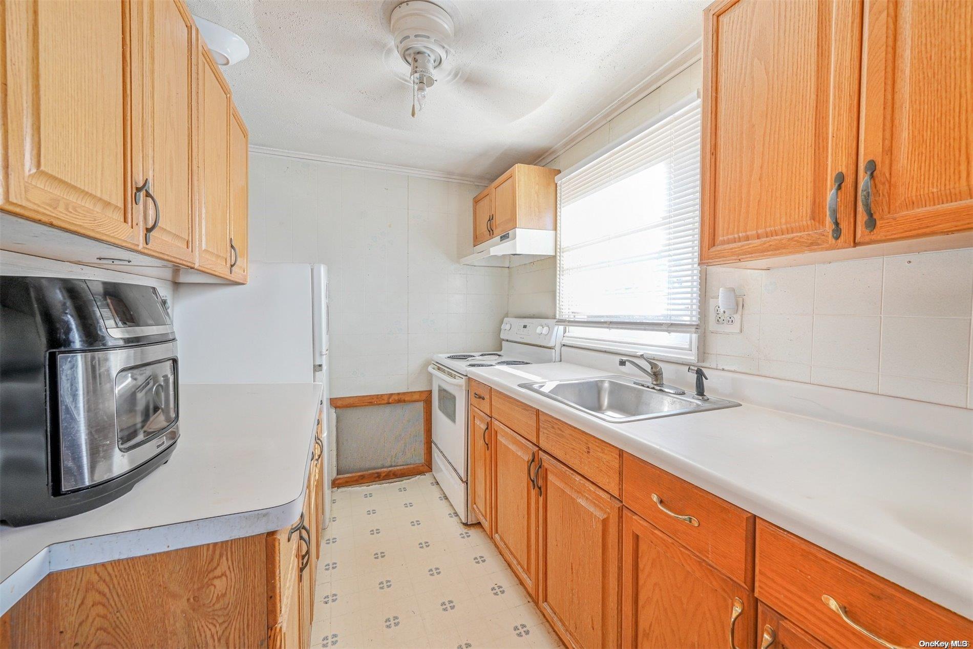 2666 Lexington Avenue Property Photo 19