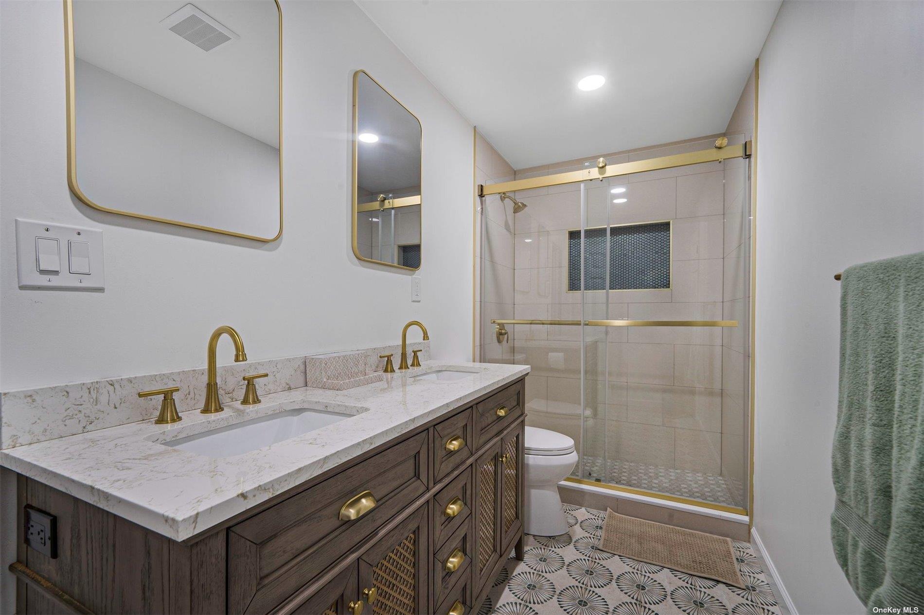6 Rolling Hill Road Property Photo 13