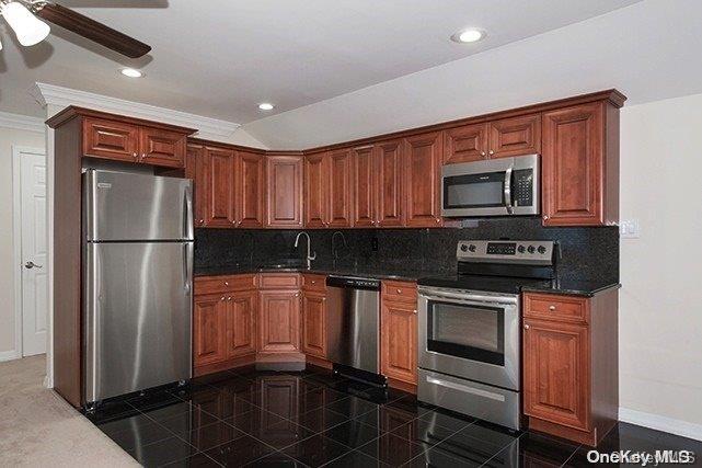 870 Little East Neck Road D3 Property Photo 2