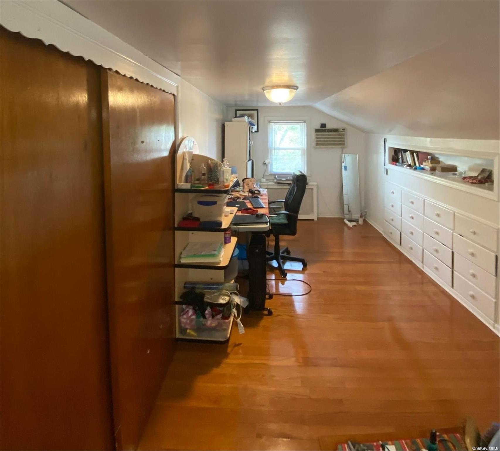 83-29 Little Neck Parkway Property Photo 5