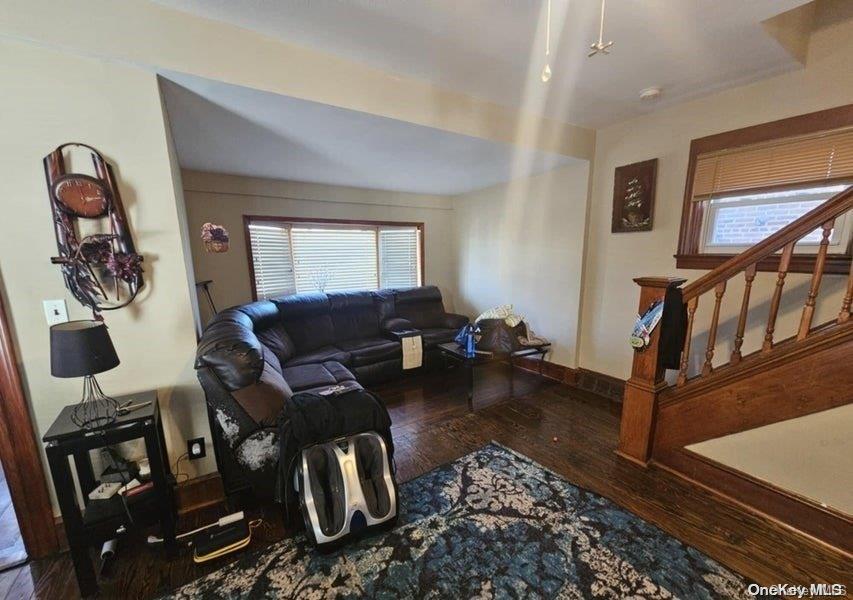 414 Castleton Avenue Property Photo 8