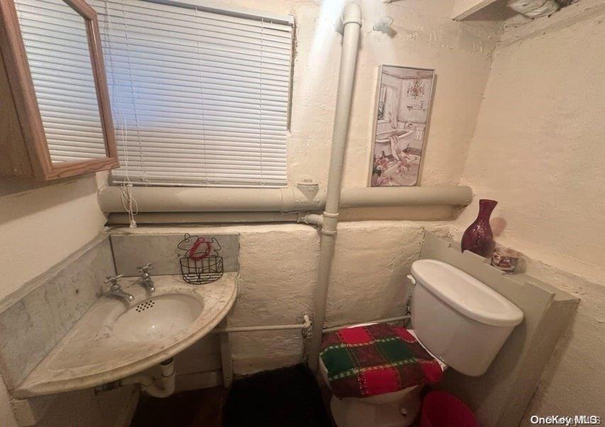 414 Castleton Avenue Property Photo 24