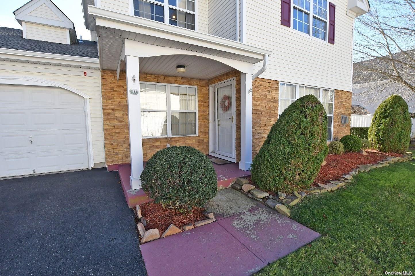 10 Tracie Lane 1 Property Photo 1
