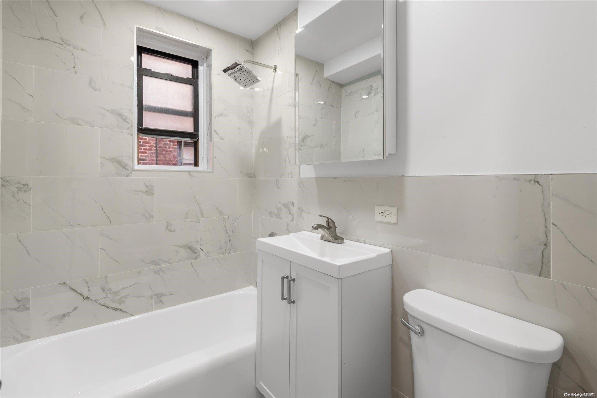 65-15 38th Avenue 5w Property Photo 13
