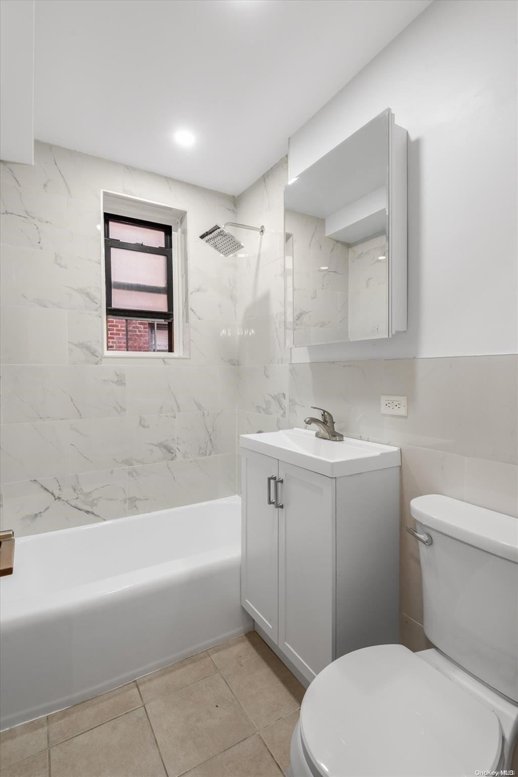 65-15 38th Avenue 5w Property Photo 14