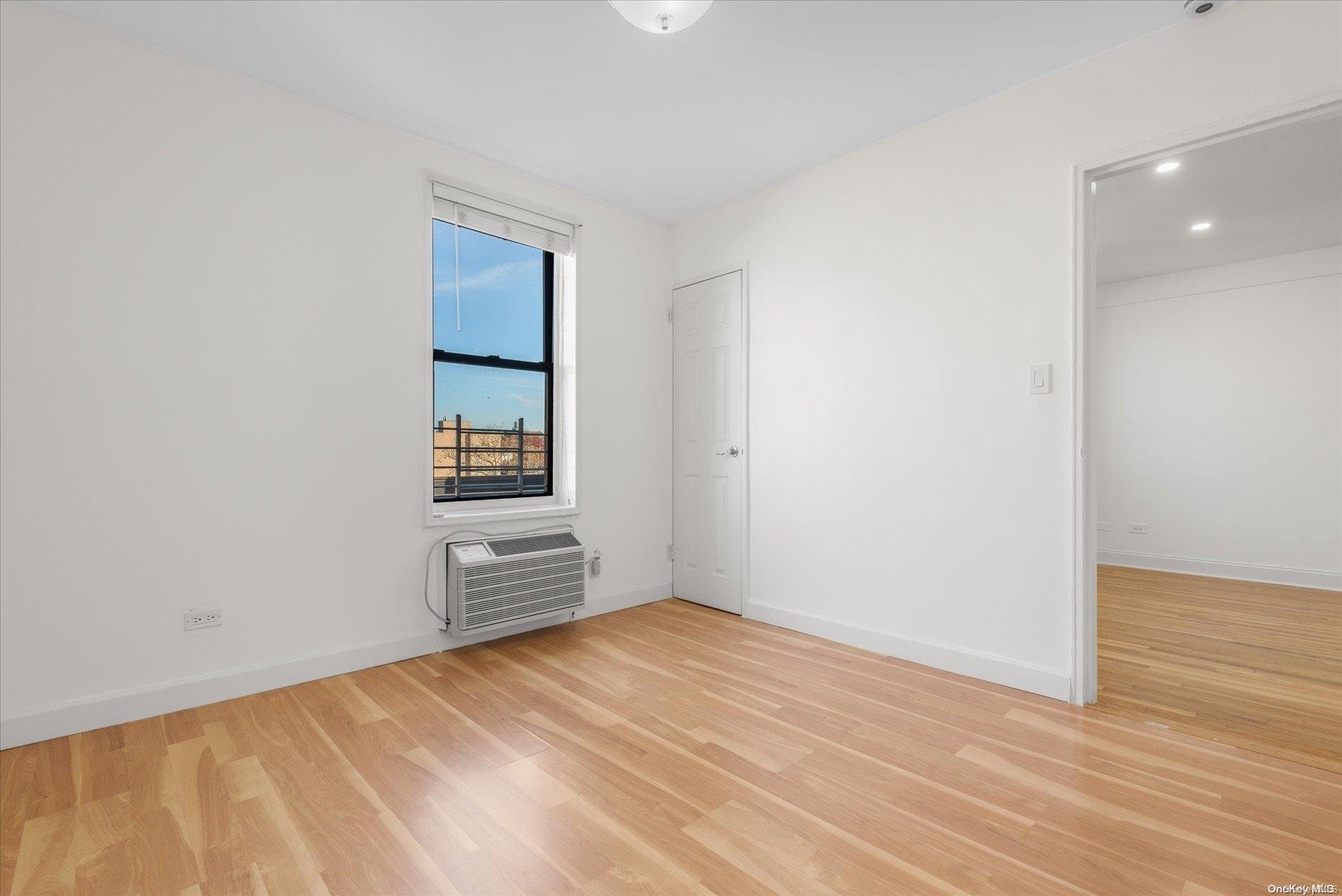 65-15 38th Avenue 5w Property Photo 15