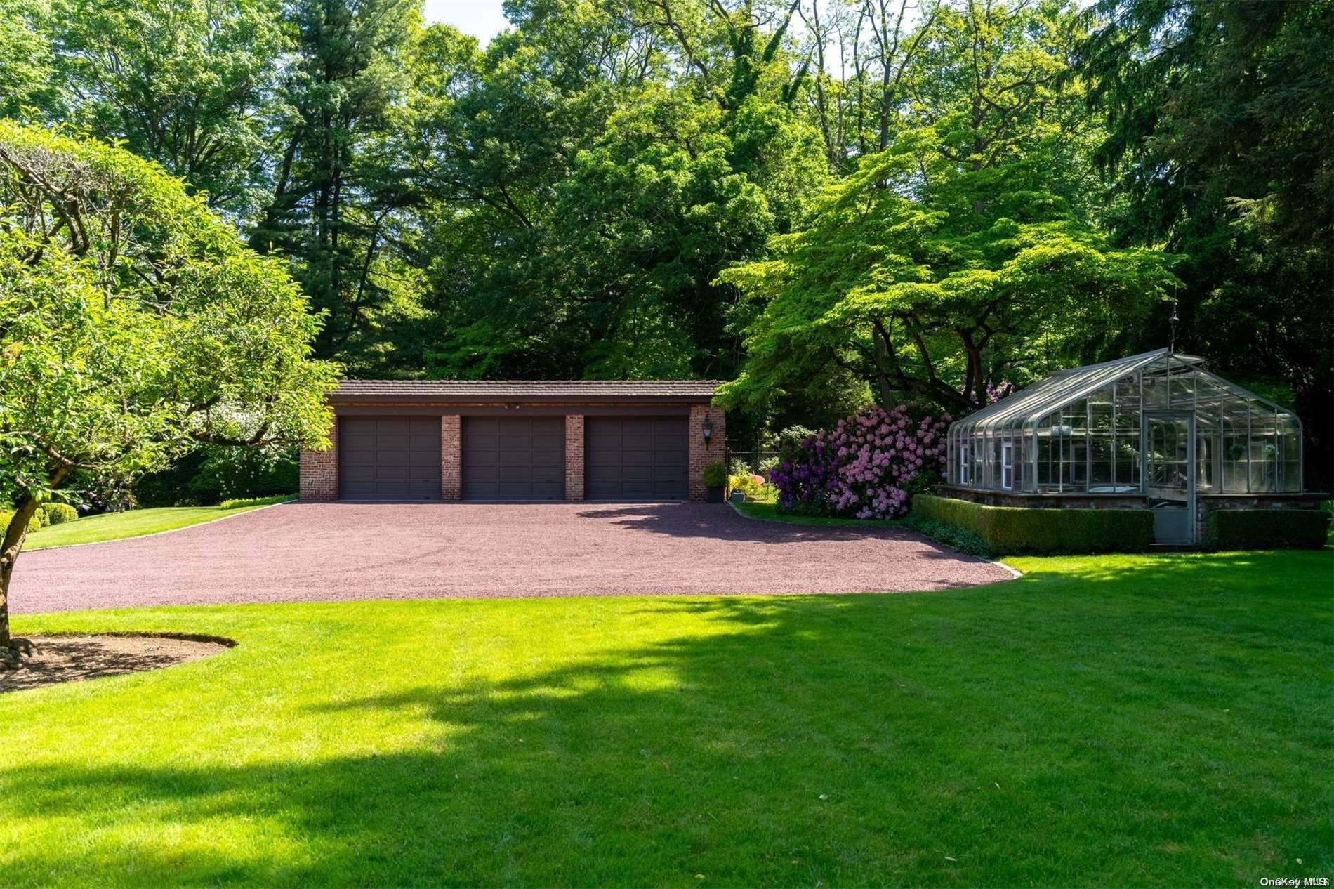 285 Piping Rock Road Property Photo 29