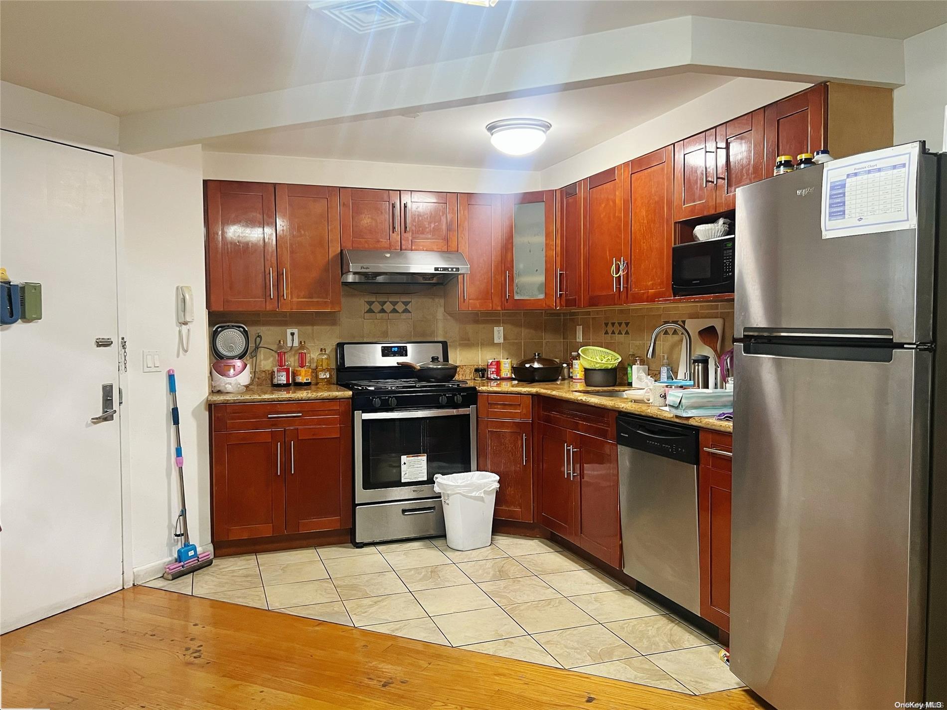 140-75 Ash Avenue 3e Property Photo 2