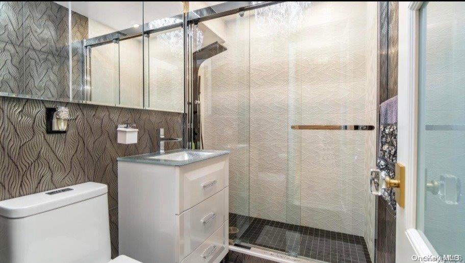 17-85 215th Street Street 2 L Property Photo 8