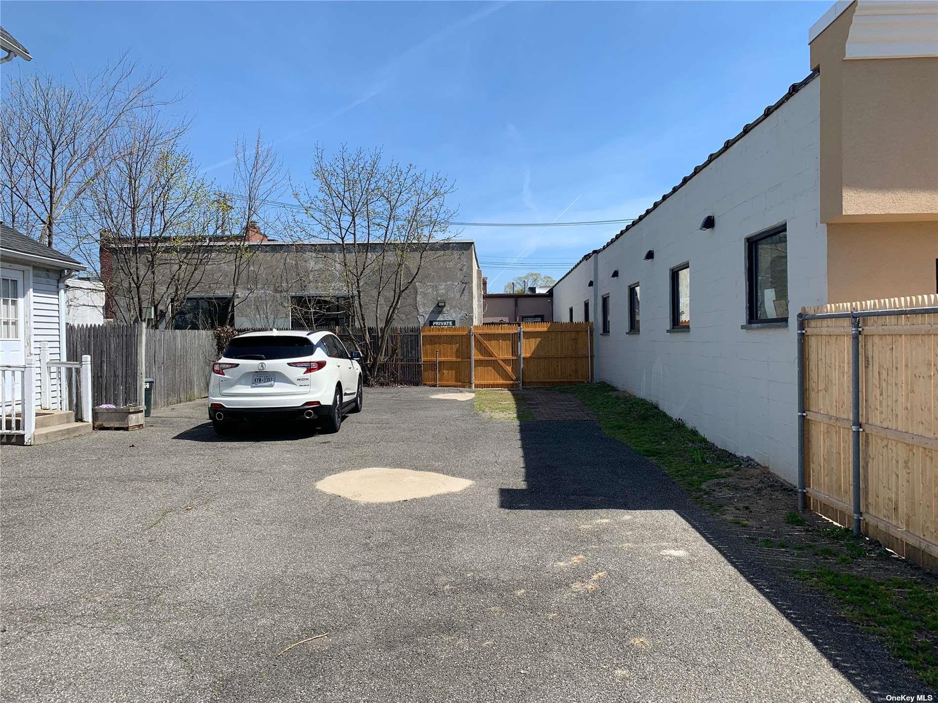 171 S First Street B Property Photo 6