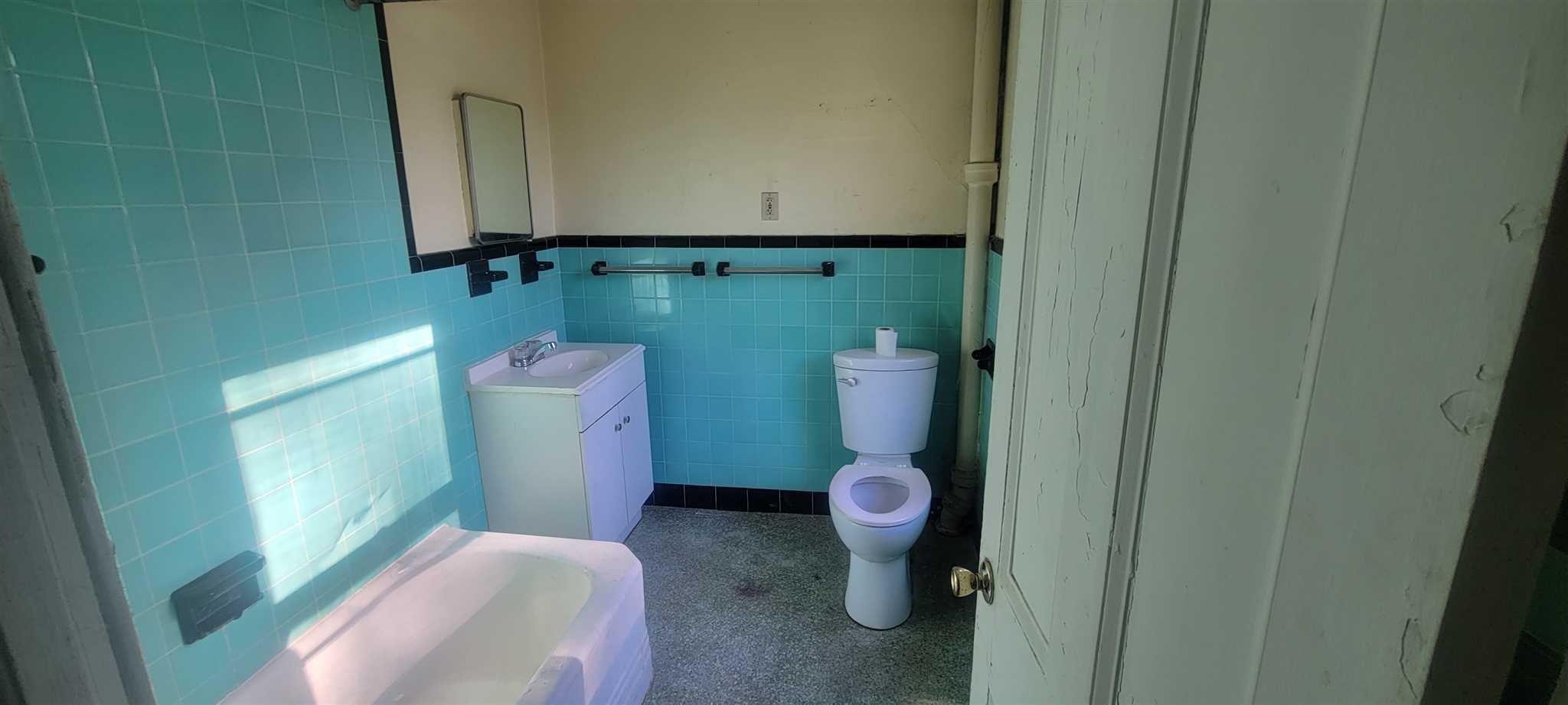 77 Montgomery Property Photo 14