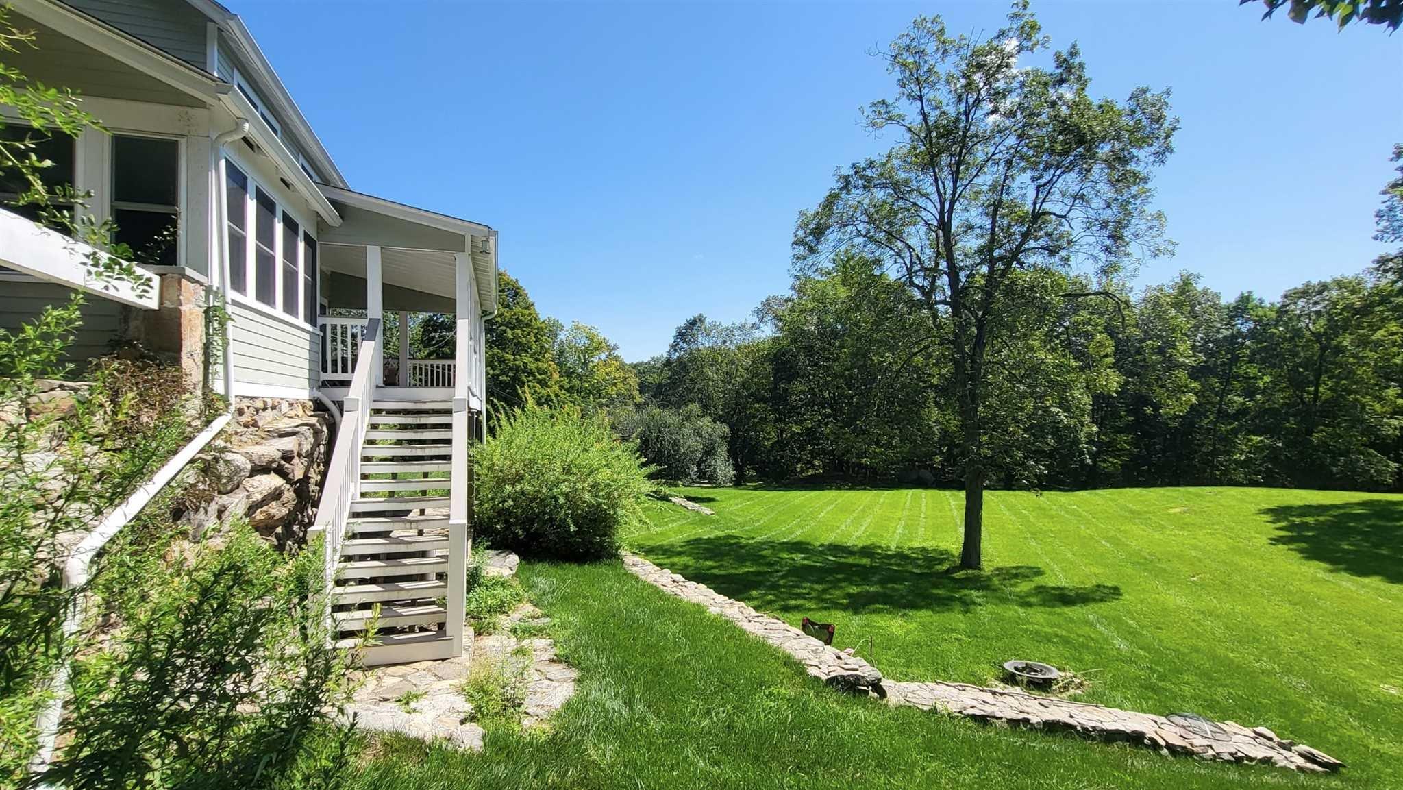 7 Looking Rocks Lane Property Photo