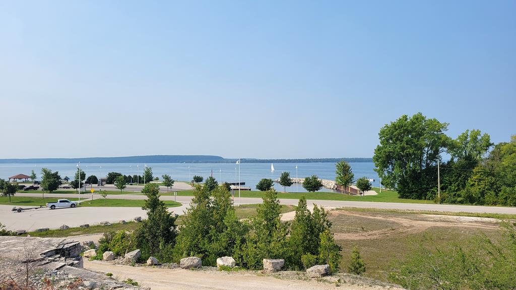 4882 Bay Shore Dr Property Photo 1