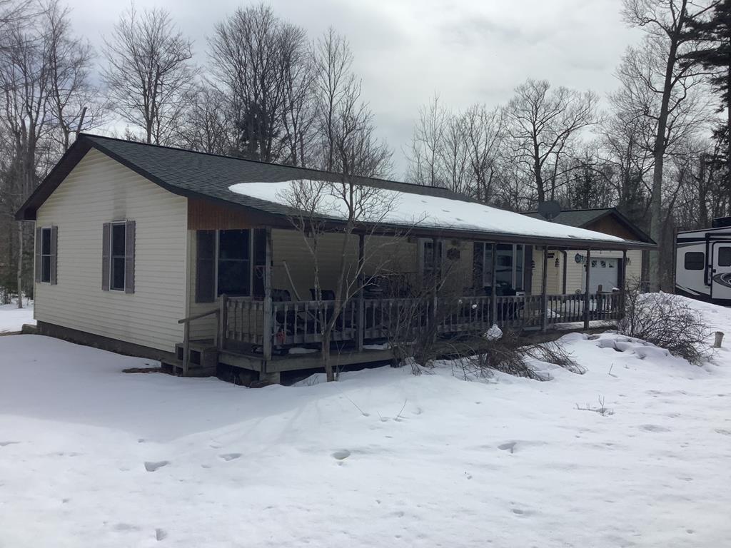 823 Townline Rd Property Photo 1