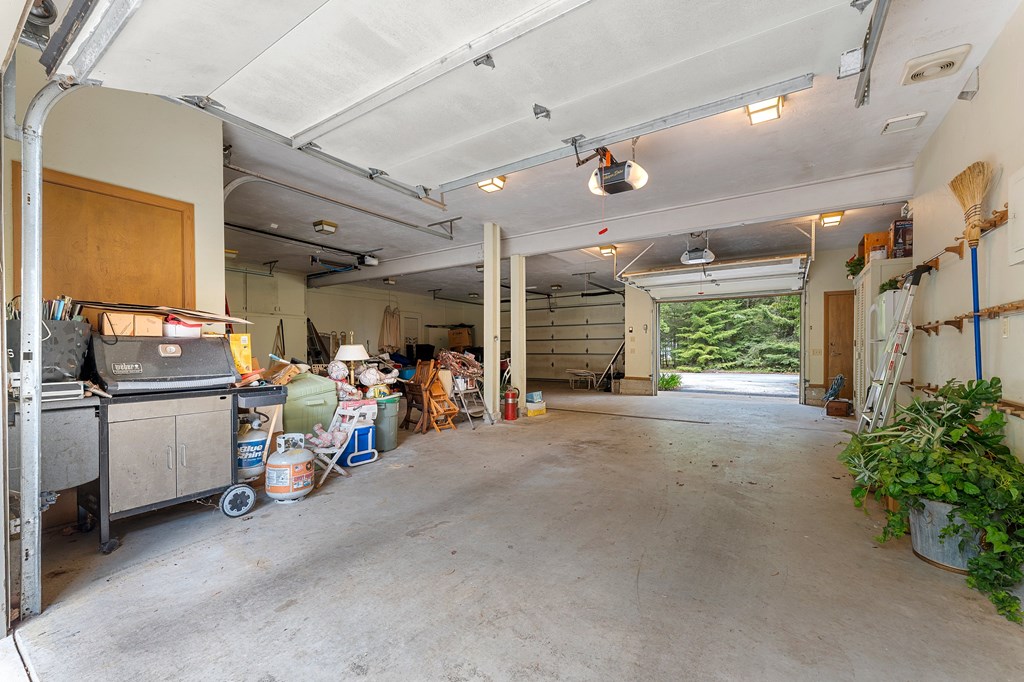 8654 Stone Mill Ln Property Photo 83