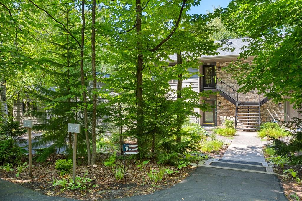 9297 Greywood Rd # 3 Property Photo 1