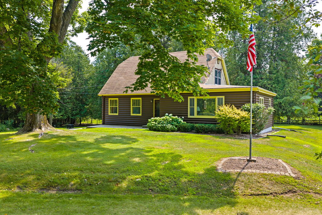 4320 Hwy 57 Property Photo 1