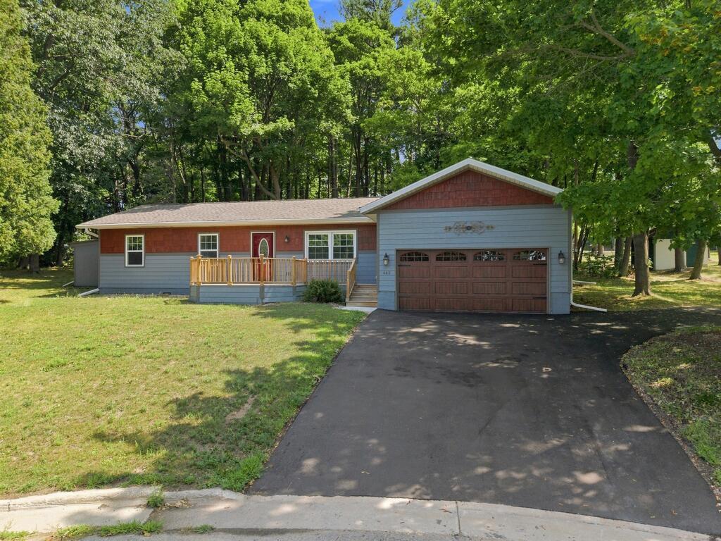 462 N 7th Pl Property Photo 1