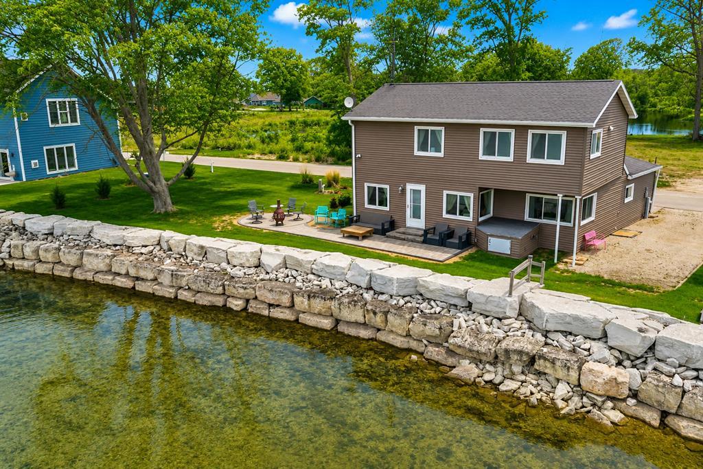 3904 Sand Bay Point Rd Property Photo 1