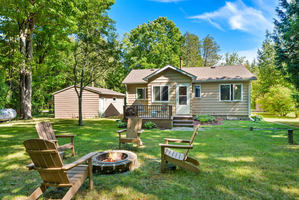 5397 Erdman Dr Property Photo 1