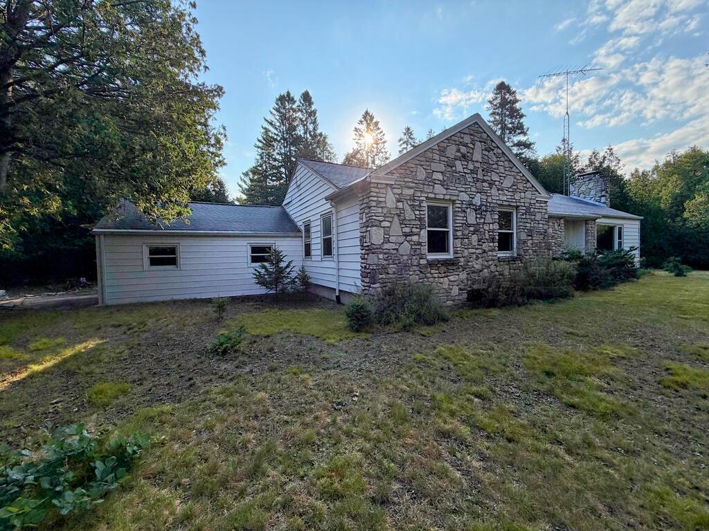 3004 Olson Ln Property Photo 1