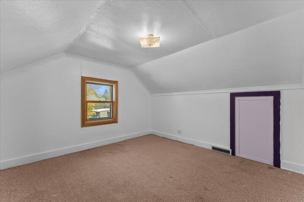 710 Ellis St Property Photo 26