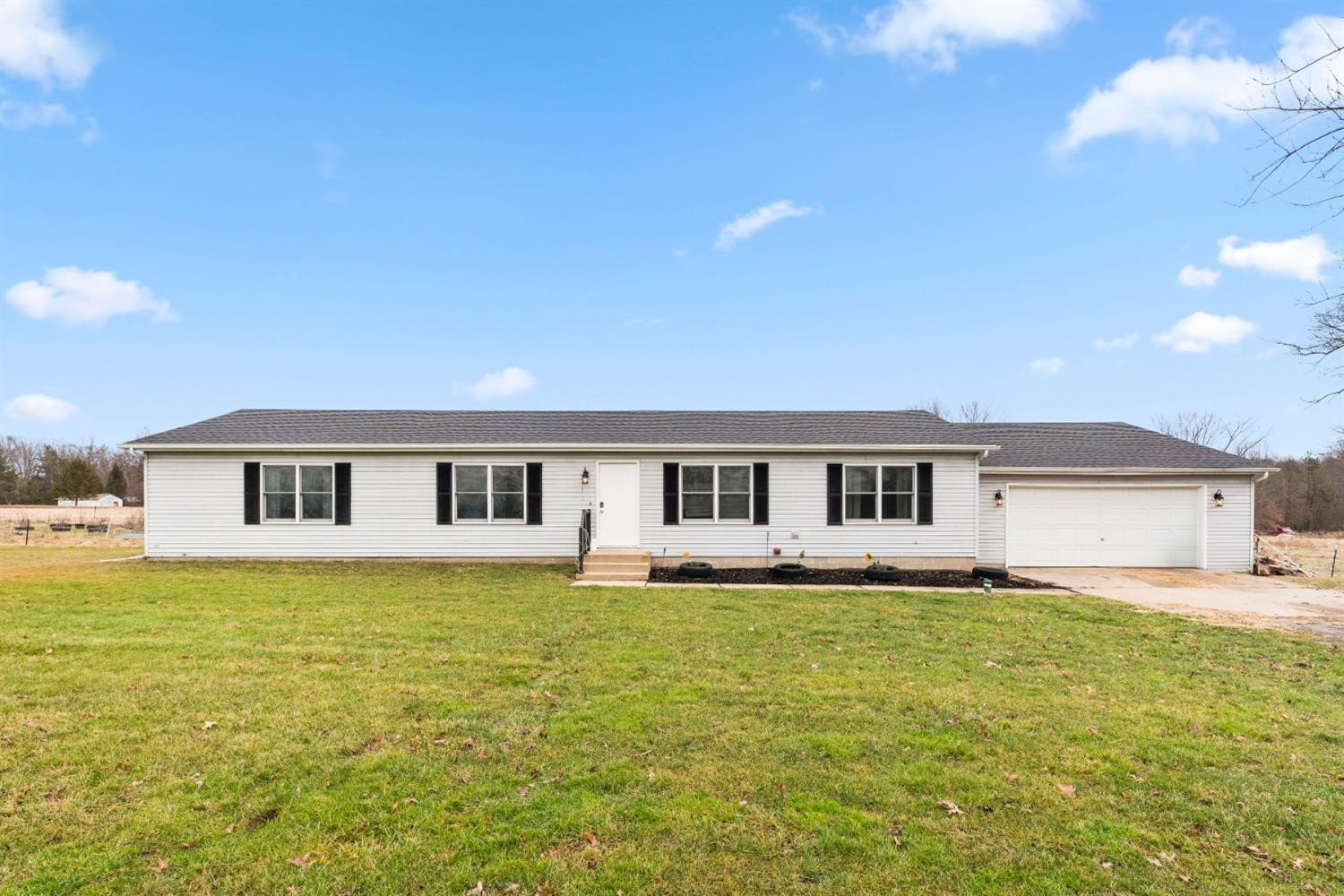 1385 N 375 Property Photo 1