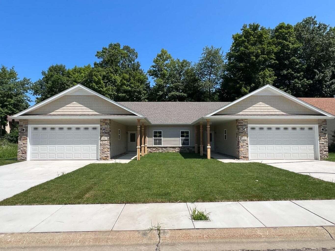 54 Victoria Circle Property Photo 1