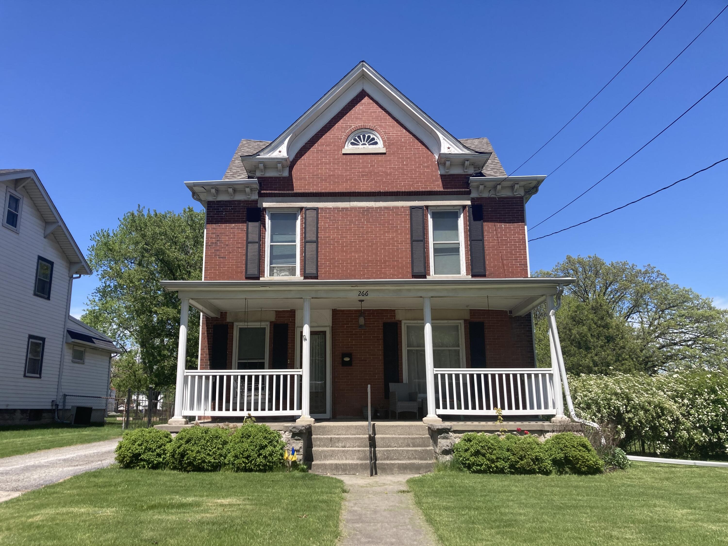 266 W Commercial Avenue Property Photo 1