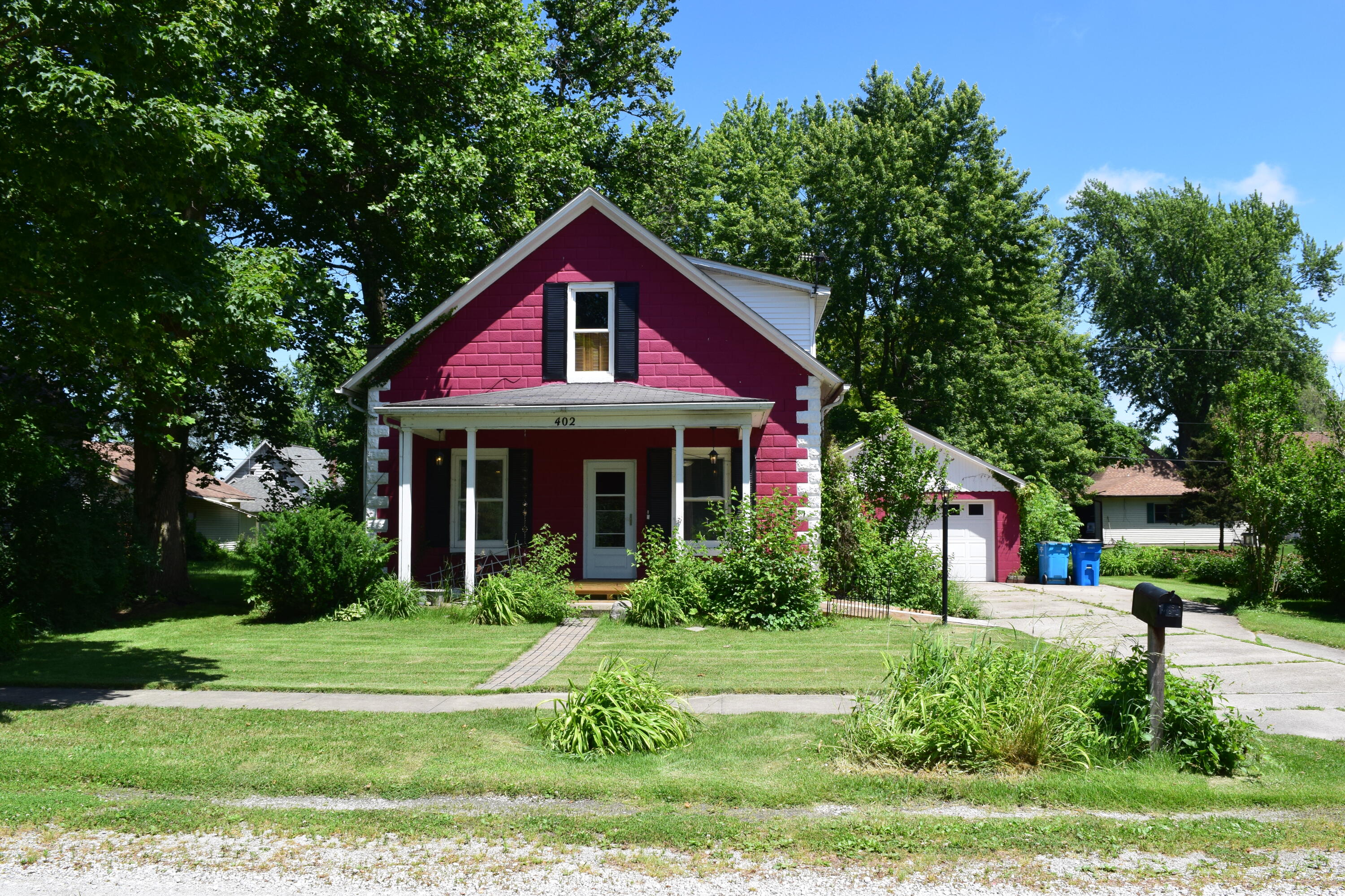 402 N Illinois Street Property Photo 1