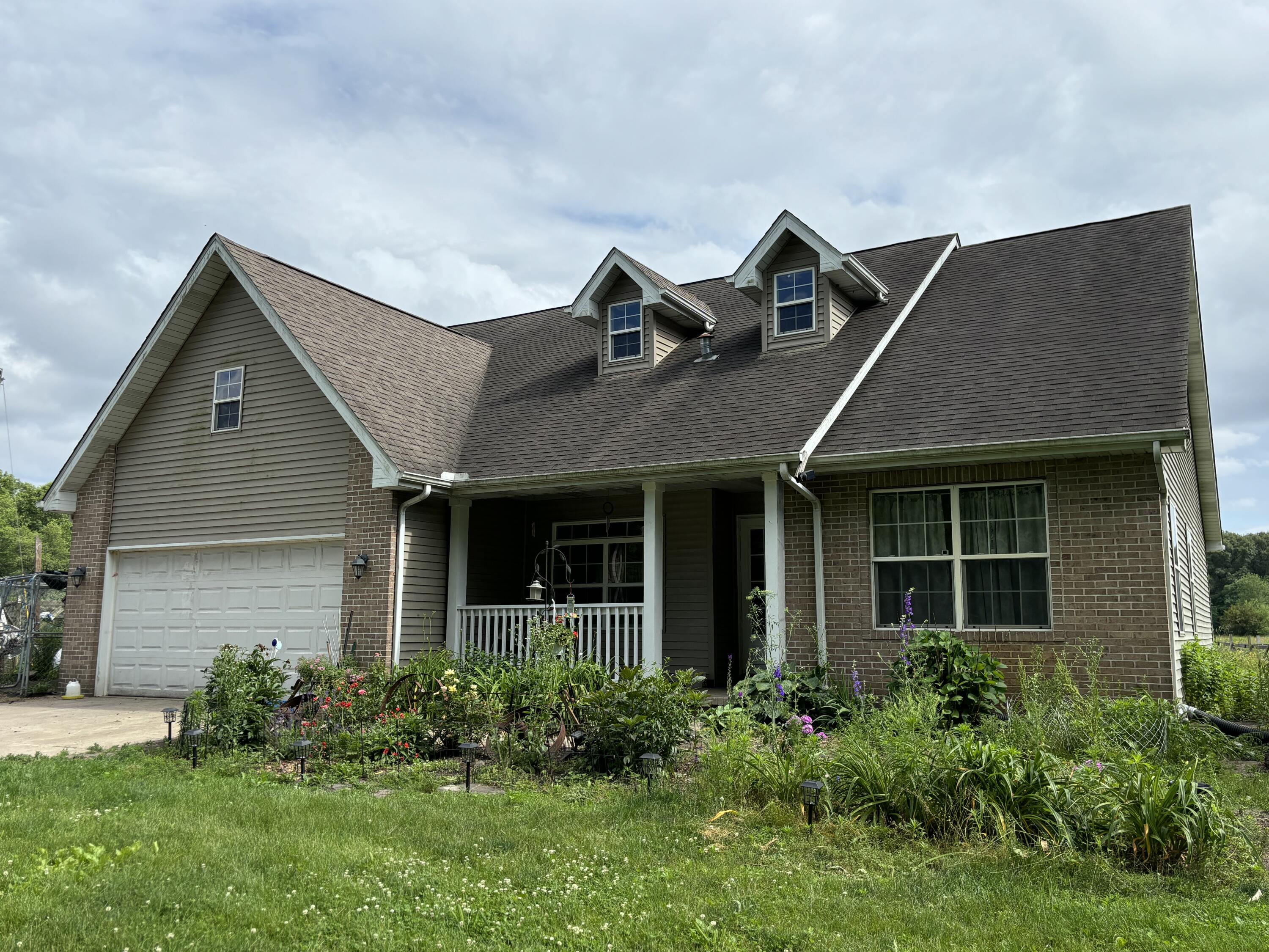 519 E 600 Property Photo 1