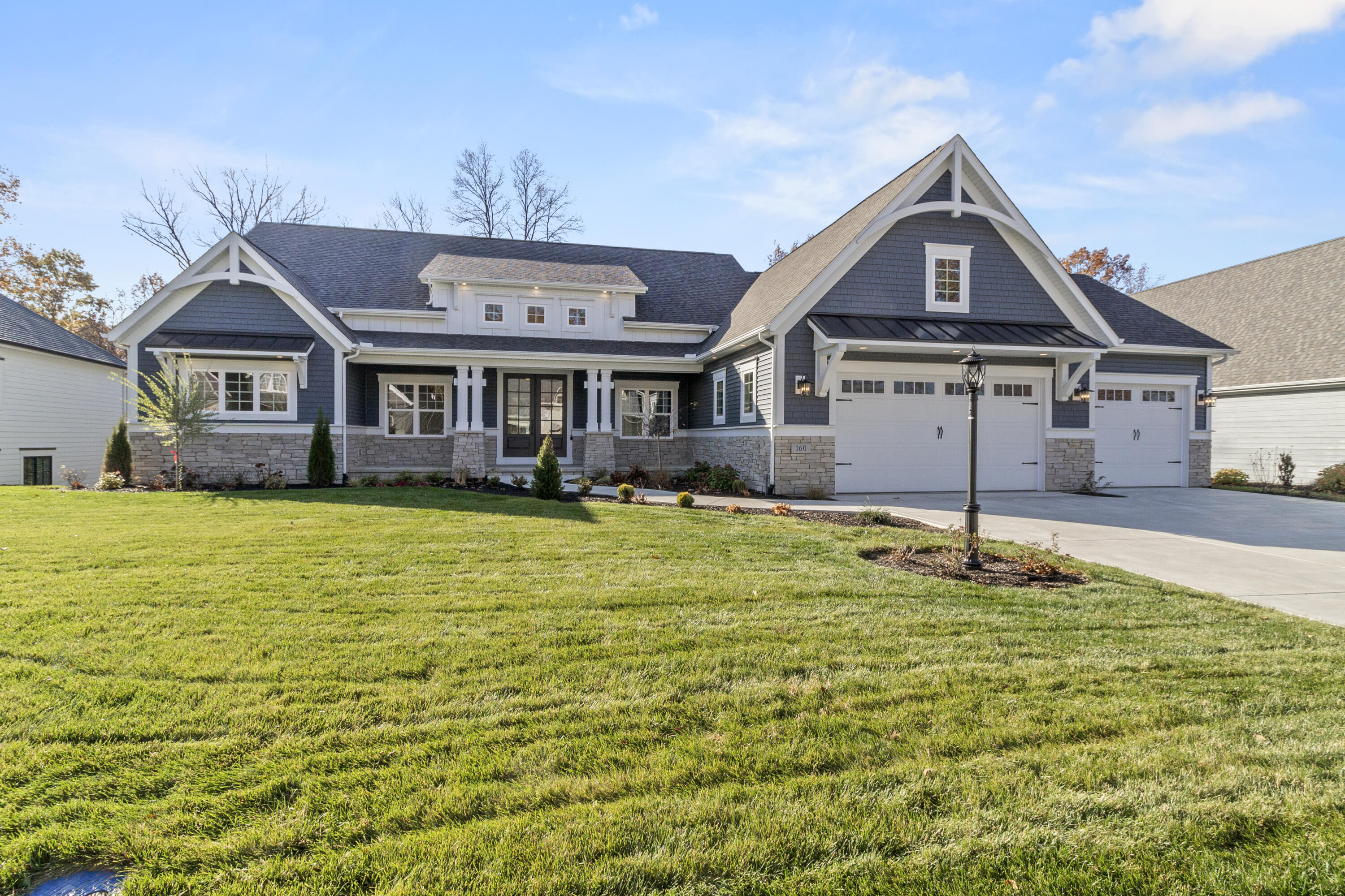 160 N Winterberry Drive Property Photo 1