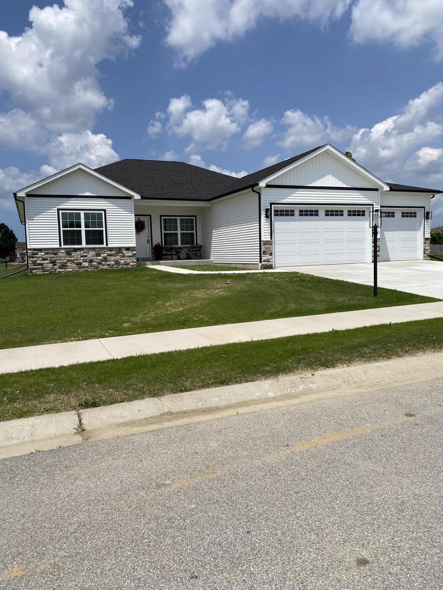 5800 Bleacher Avenue Property Photo 1