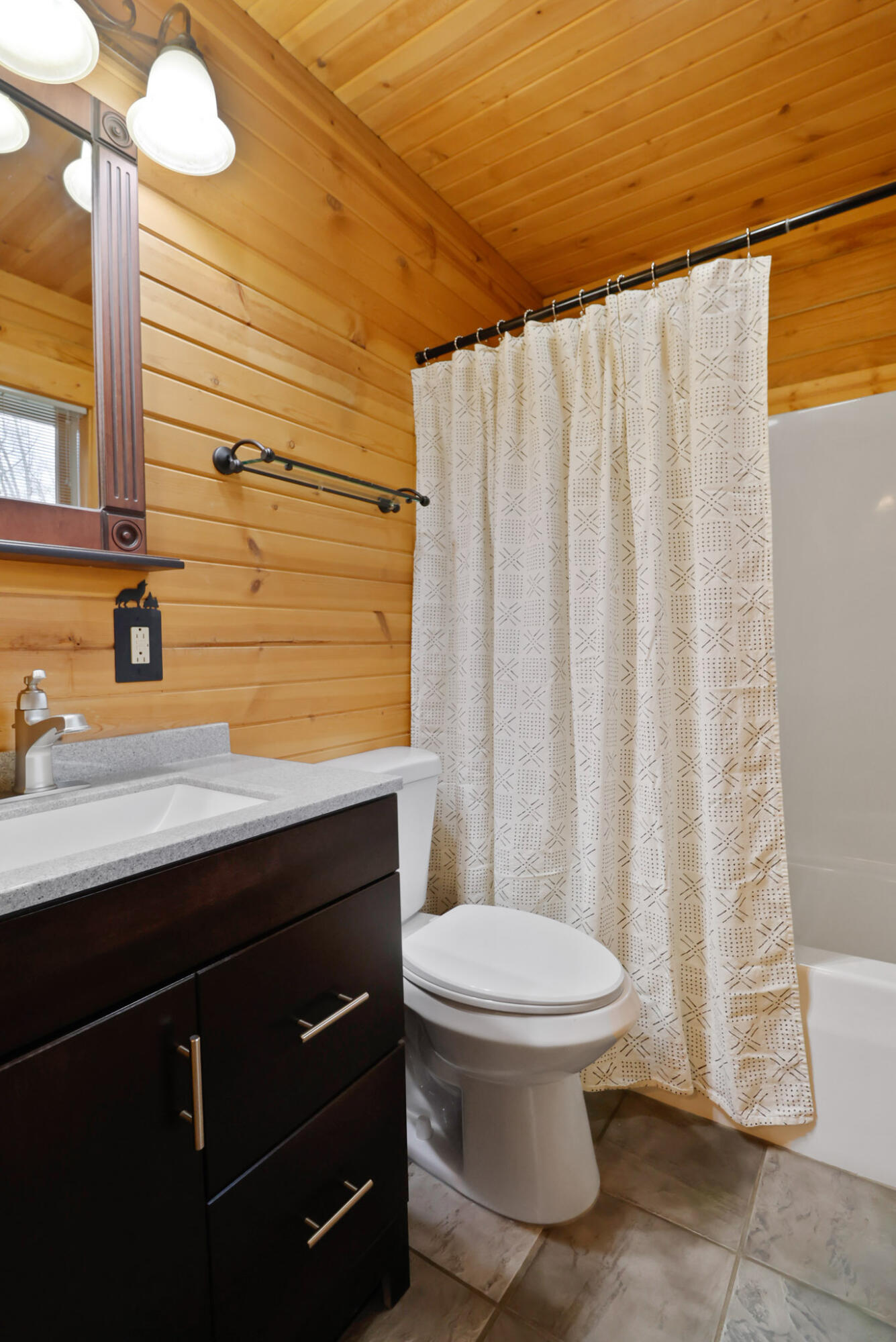 9746 E 700 Property Photo 16